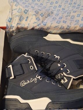 Men's High-Top Navy Sneakers with Signature Detail